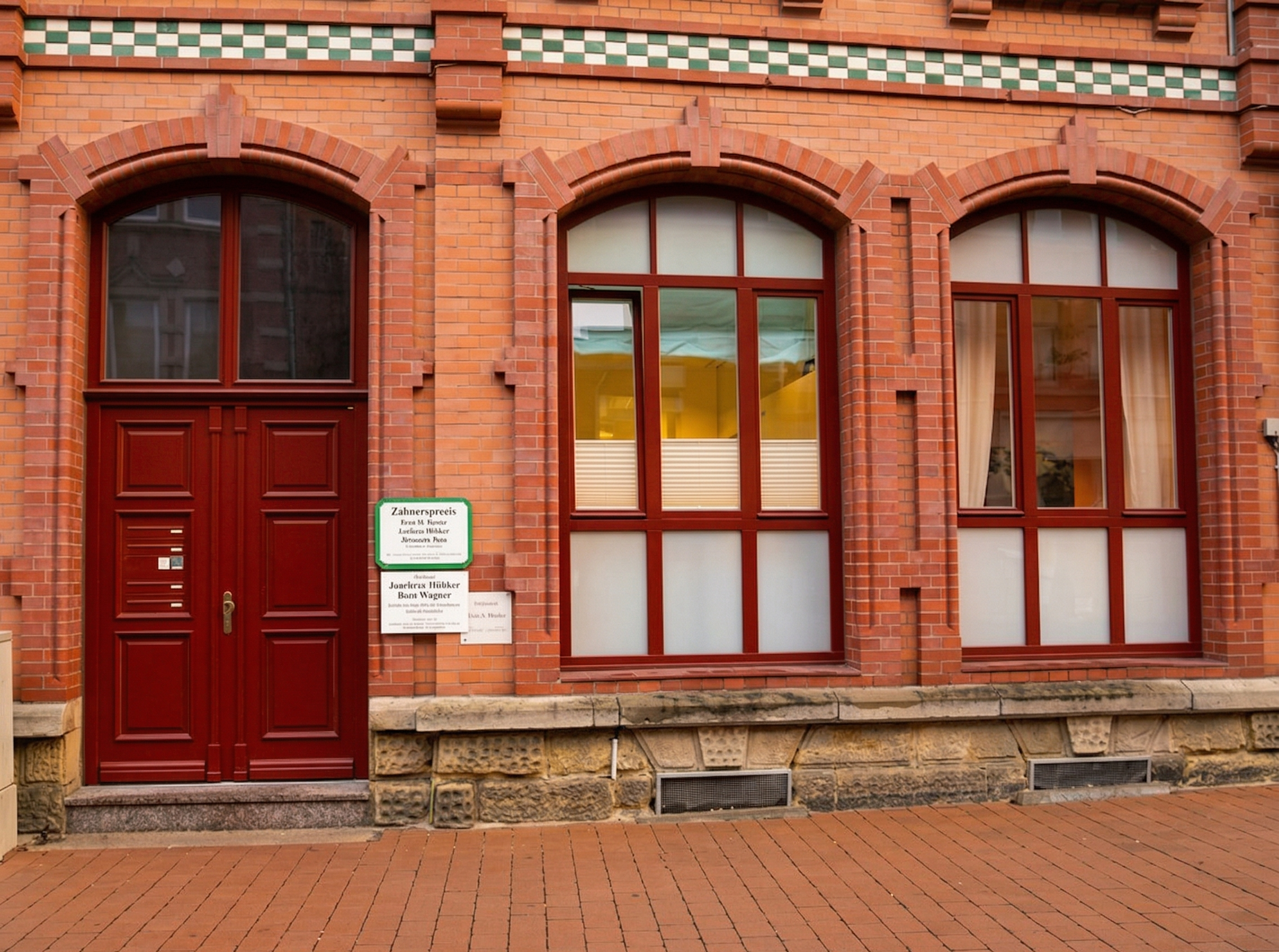 Eingangstür mit Fenster